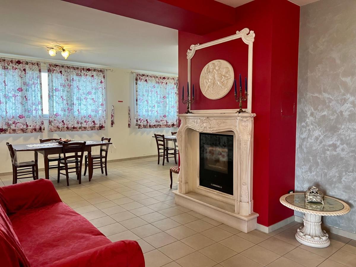 Agriturismo Le Essenze - Terrazza Sulla Romagna Cesena Eksteriør bilde